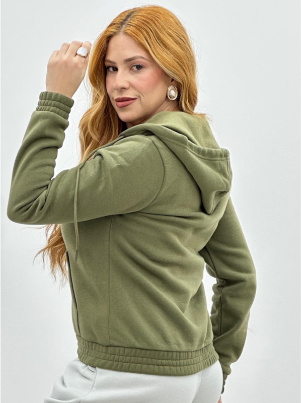 image_b2e61b61-9efa-4c2f-8445-fa3327872ecb