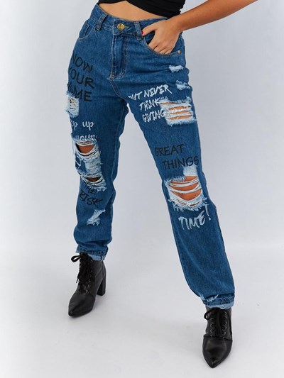 Calça Jeans com Destroyed Anitta