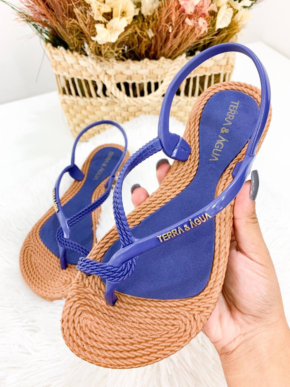 SANDÁLIA RASTEIRINHA TERRA E ÁGUA AZUL BIC - BOUTIQUE DASSI| Os preços mais  baixos da Internet